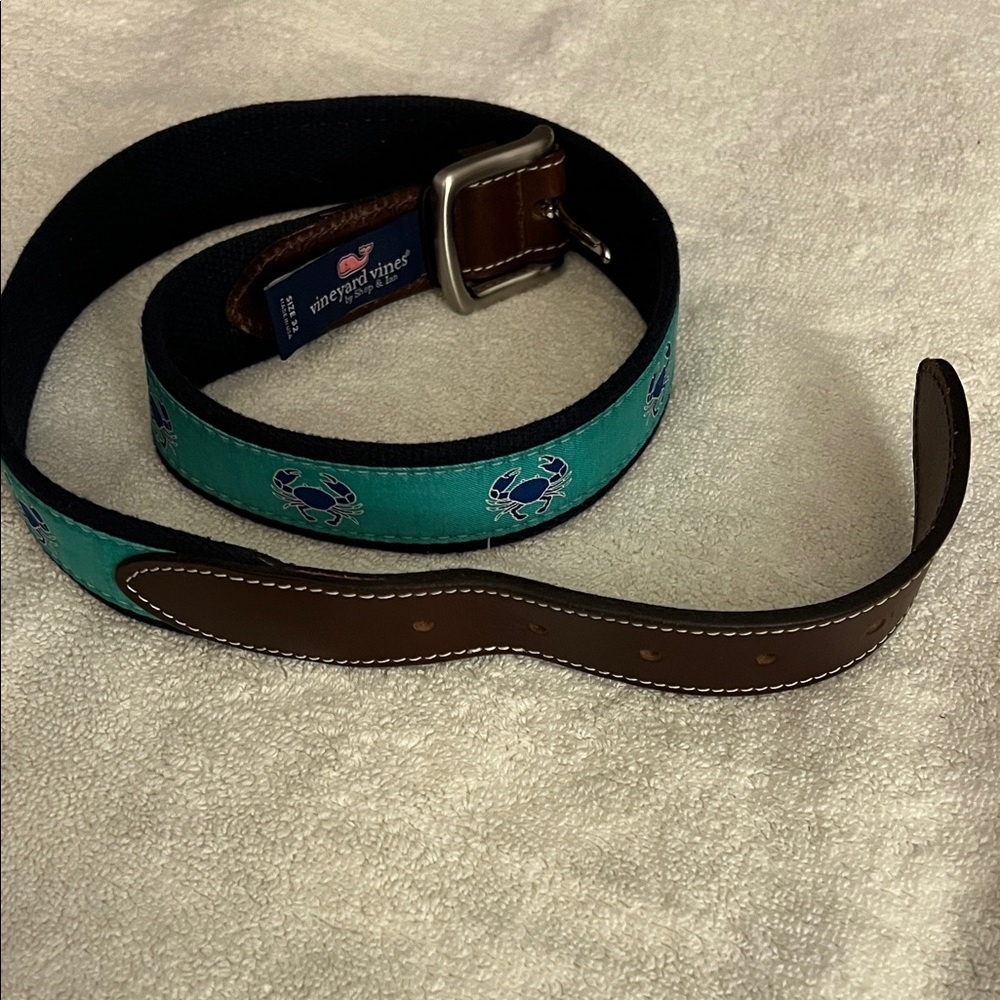 Vineyard Vines men’s Teal, Blue, and Brown Crab Belt